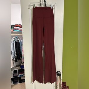 Lululemon Groove Pant (color: Red Merlot)